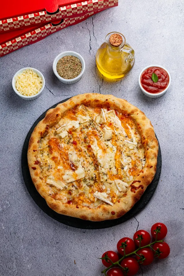 Pizza Boo Brie com Geleia de Pimenta