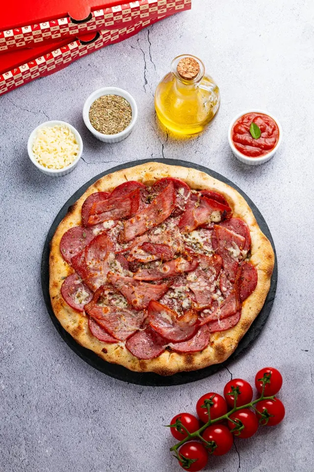 Pizza Boo CalaBacon
