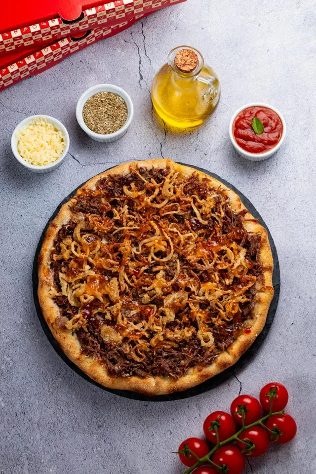 Pizza Boo Costela com Cebola Crispy e Geleia de Pimenta
